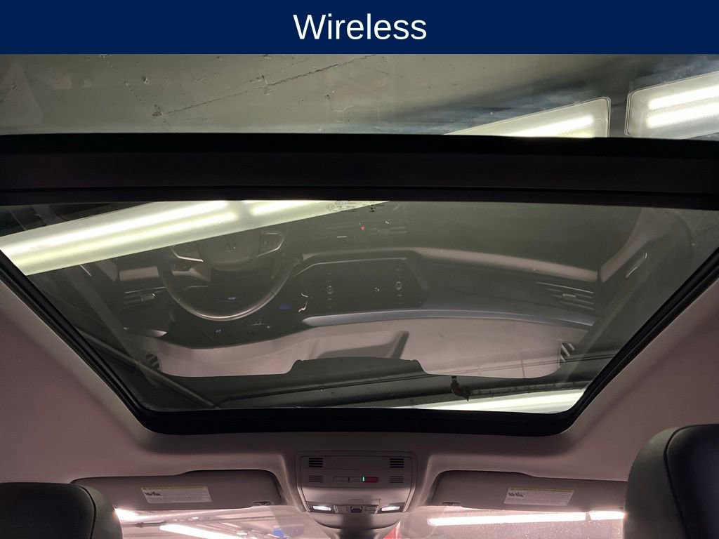 Certified 2023 Volkswagen Taos SE w/ Panoramic Sunroof Package image 10