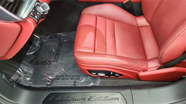 Used 2023 Porsche Panamera Platinum Edition image 33