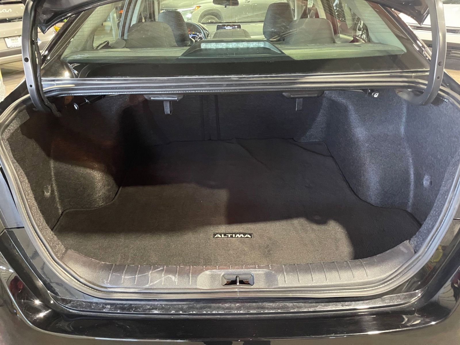 Used 2025 Nissan Altima 2.5 SV image 30