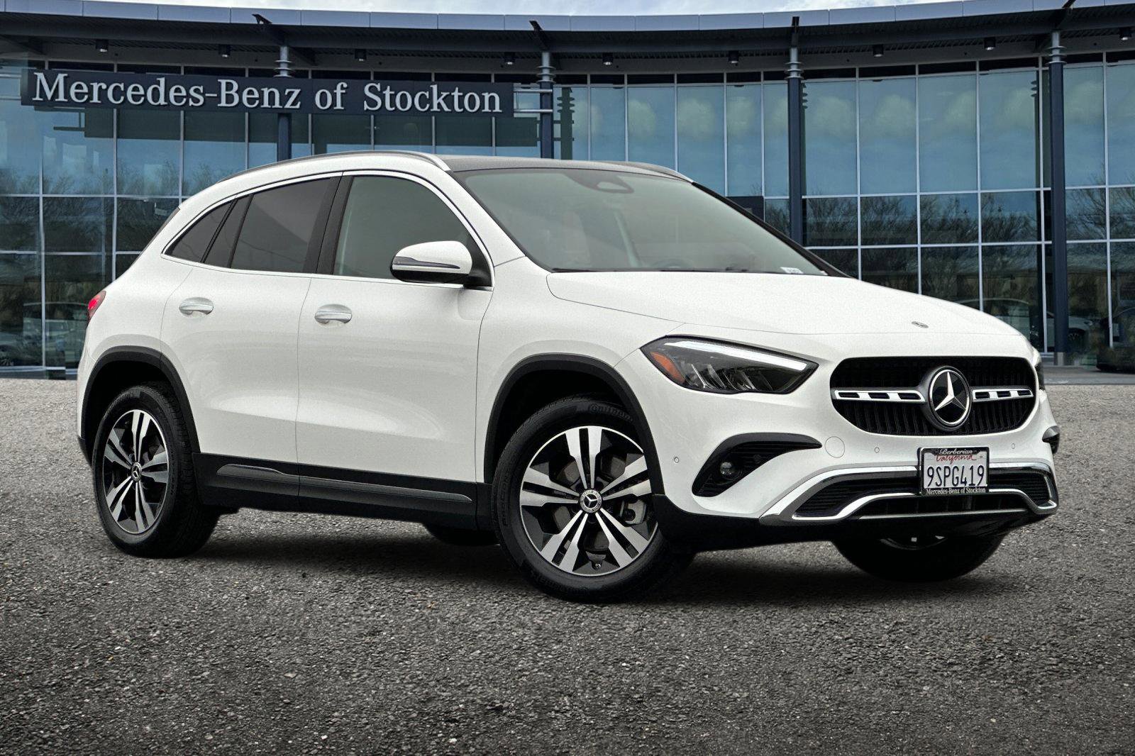 Certified 2025 Mercedes-Benz GLA 250 4MATIC image 2