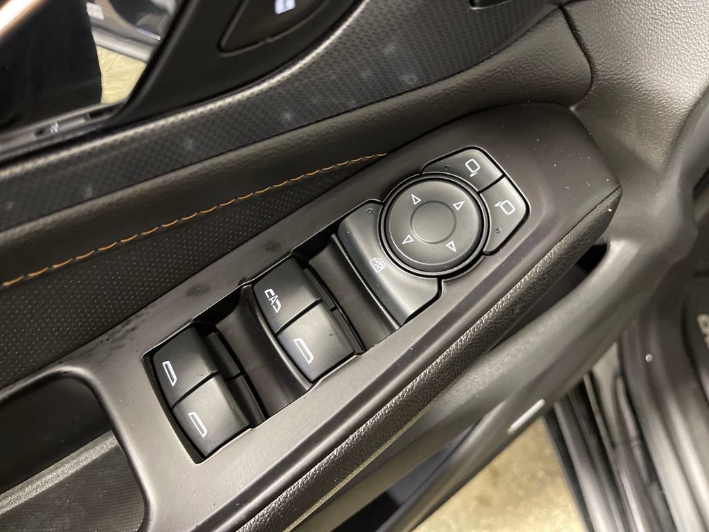 Used 2020 Chevrolet Traverse Premier w/ Redline Edition FWD image 16