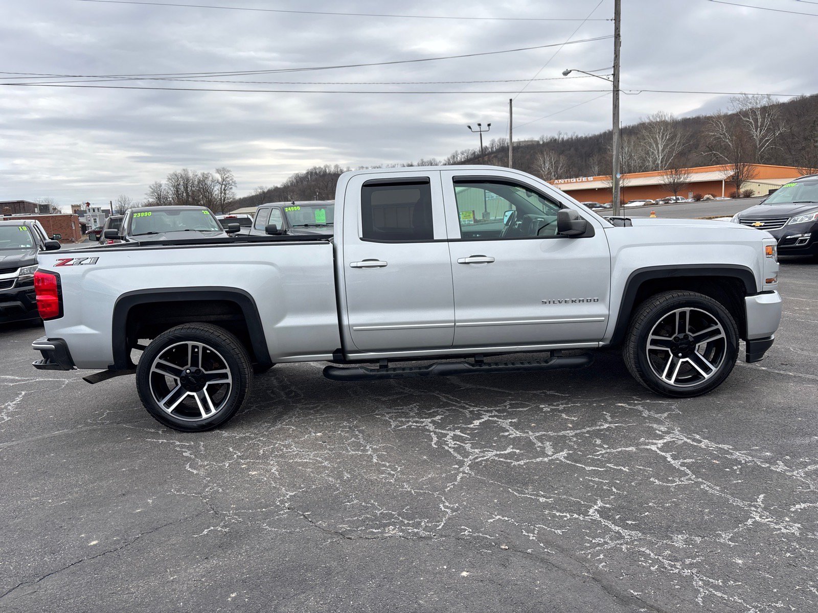 Used 2018 Chevrolet Silverado 1500 LT w/ LPO, Black Pack AWD/4WD image 8