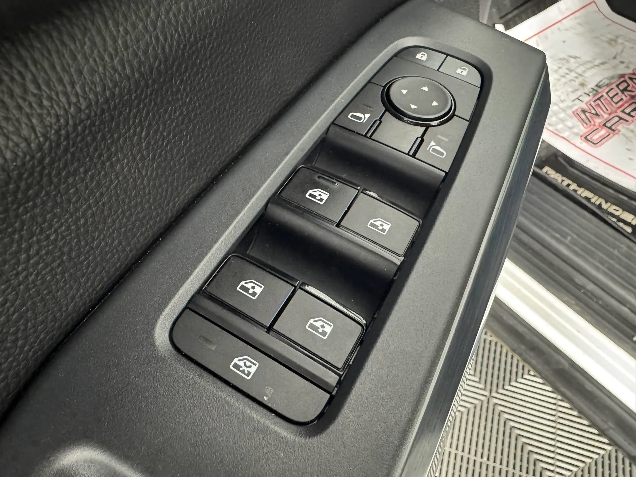 Used 2025 Nissan Pathfinder Rock Creek AWD/4WD image 40