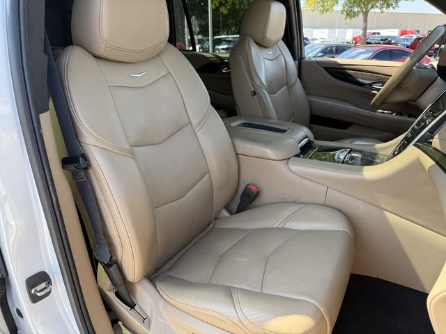 Used 2020 Cadillac Escalade Platinum RWD image 26