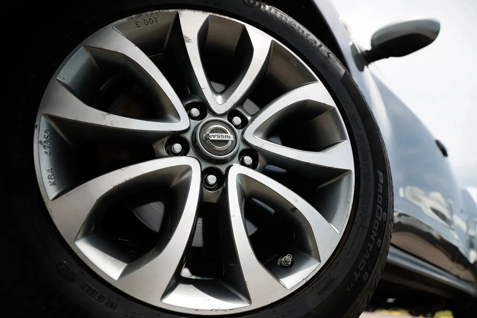 Used 2013 Nissan Juke SL w/ Sport Pkg AWD/4WD image 16