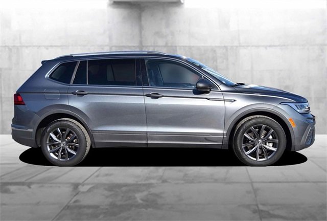 Certified 2022 Volkswagen Tiguan SE w/ Panoramic Sunroof Package image 5