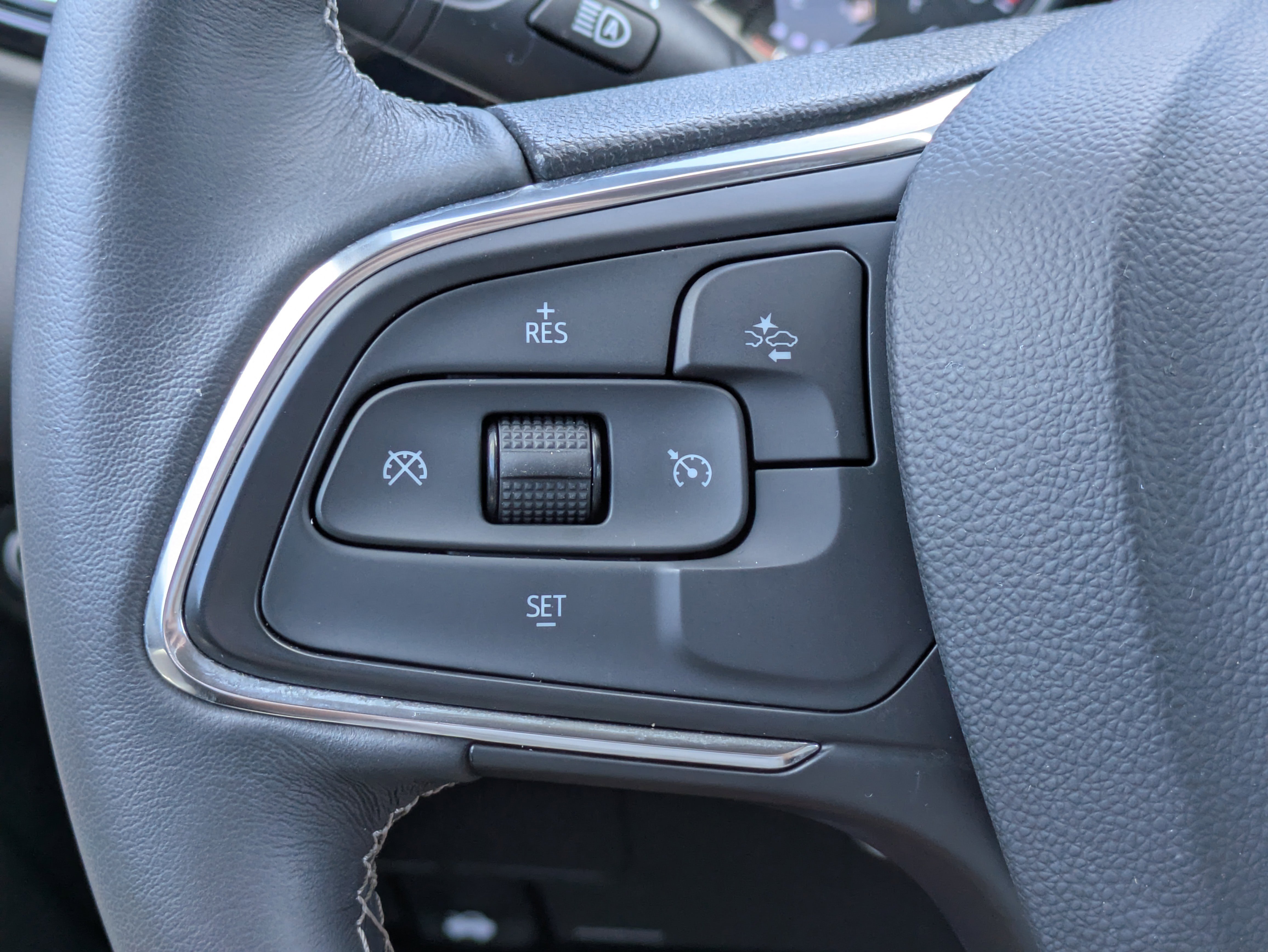 Used 2023 Buick Encore GX Preferred w/ Cold Weather Comfort Package FWD image 20