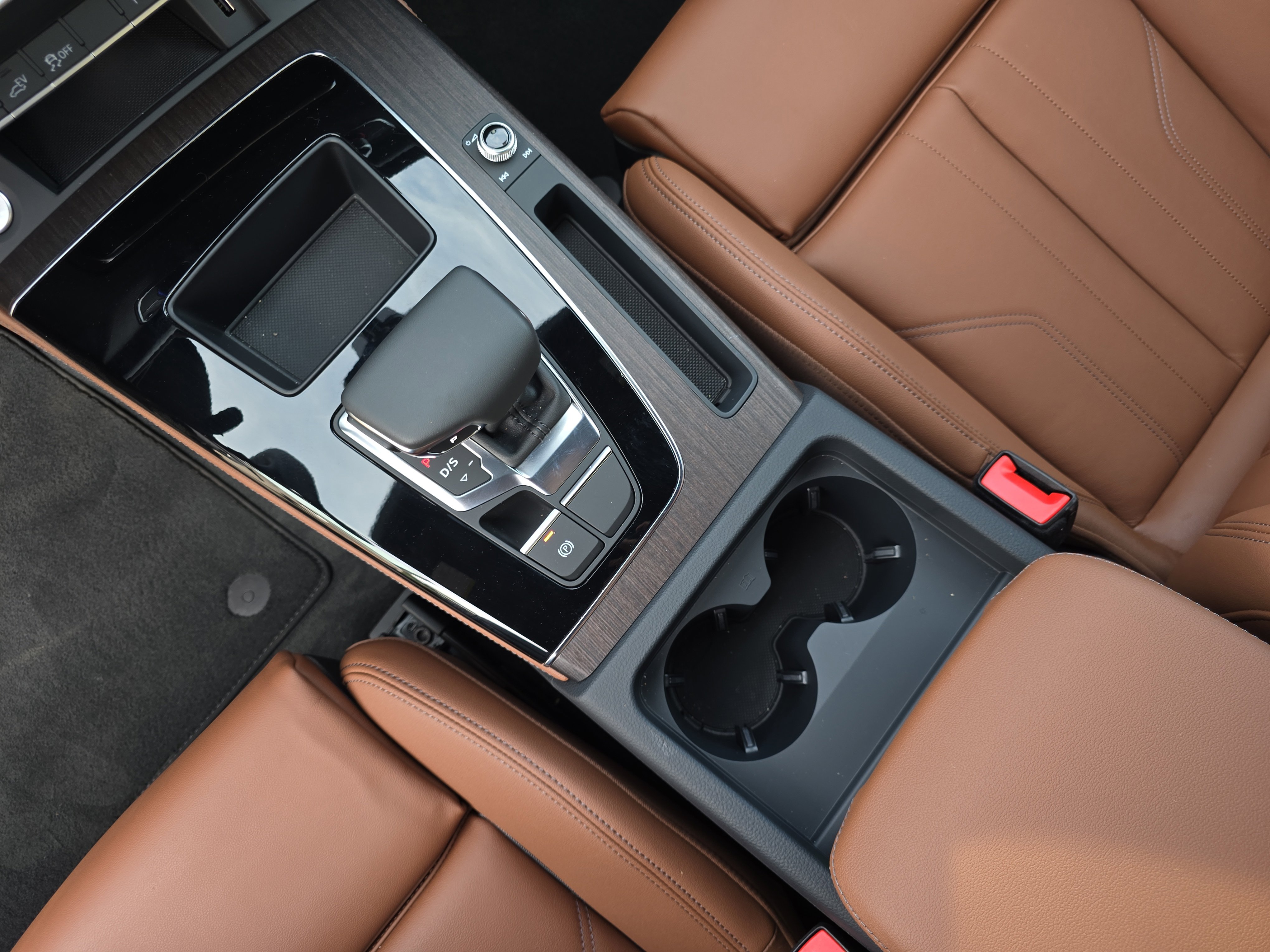 Used 2025 Audi Q5 e Premium Plus w/ Premium Plus Package image 25