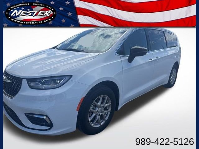 Used 2026 Chrysler Pacifica Select