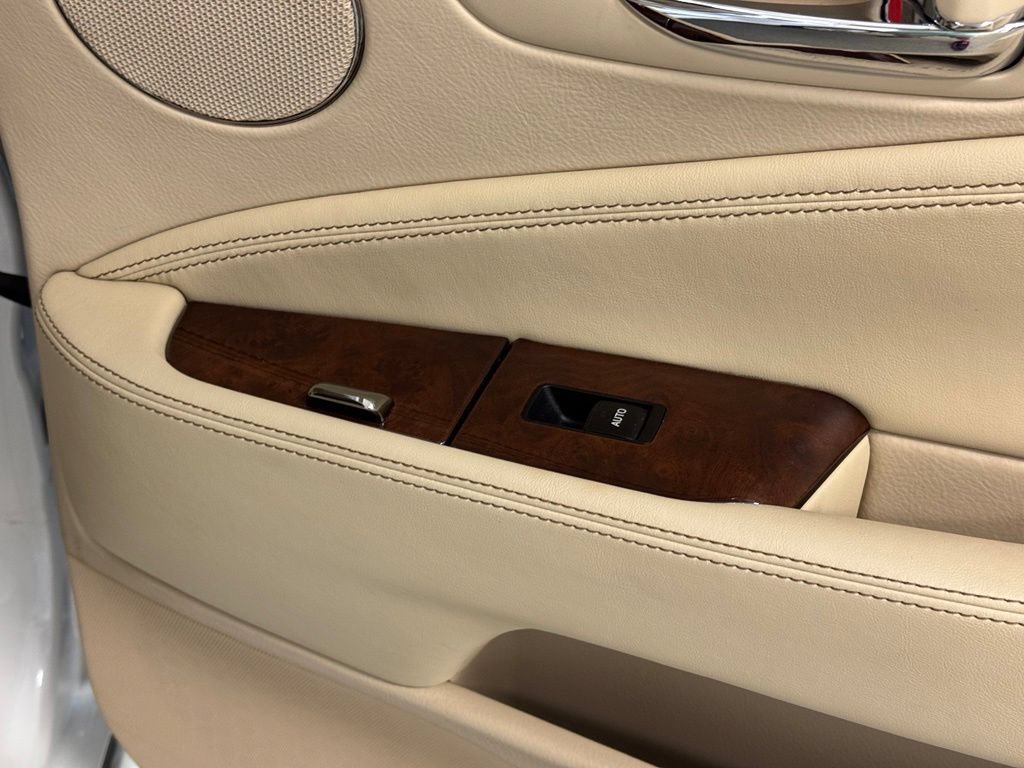 Used 2013 Lexus LS 460 AWD w/ Comfort Pkg image 32