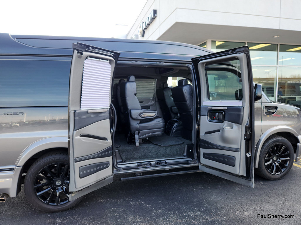 Used 2021 Chevrolet Express 2500 LS w/ Enhanced Convenience Package RWD image 26