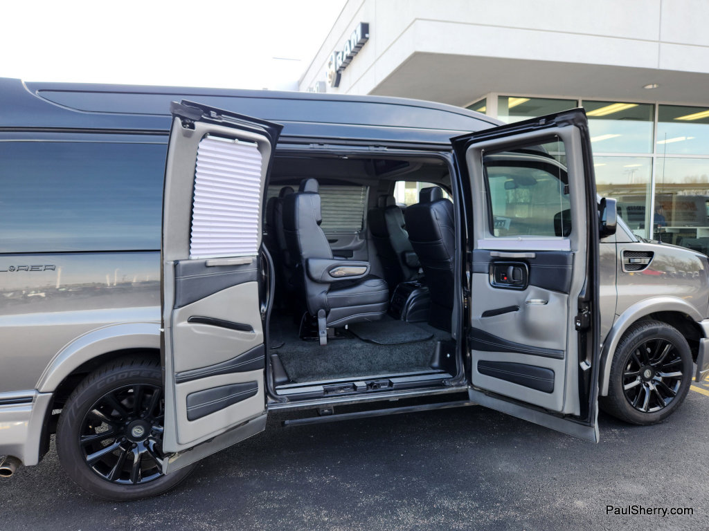 Used 2021 Chevrolet Express 2500 LS w/ Enhanced Convenience Package image 26