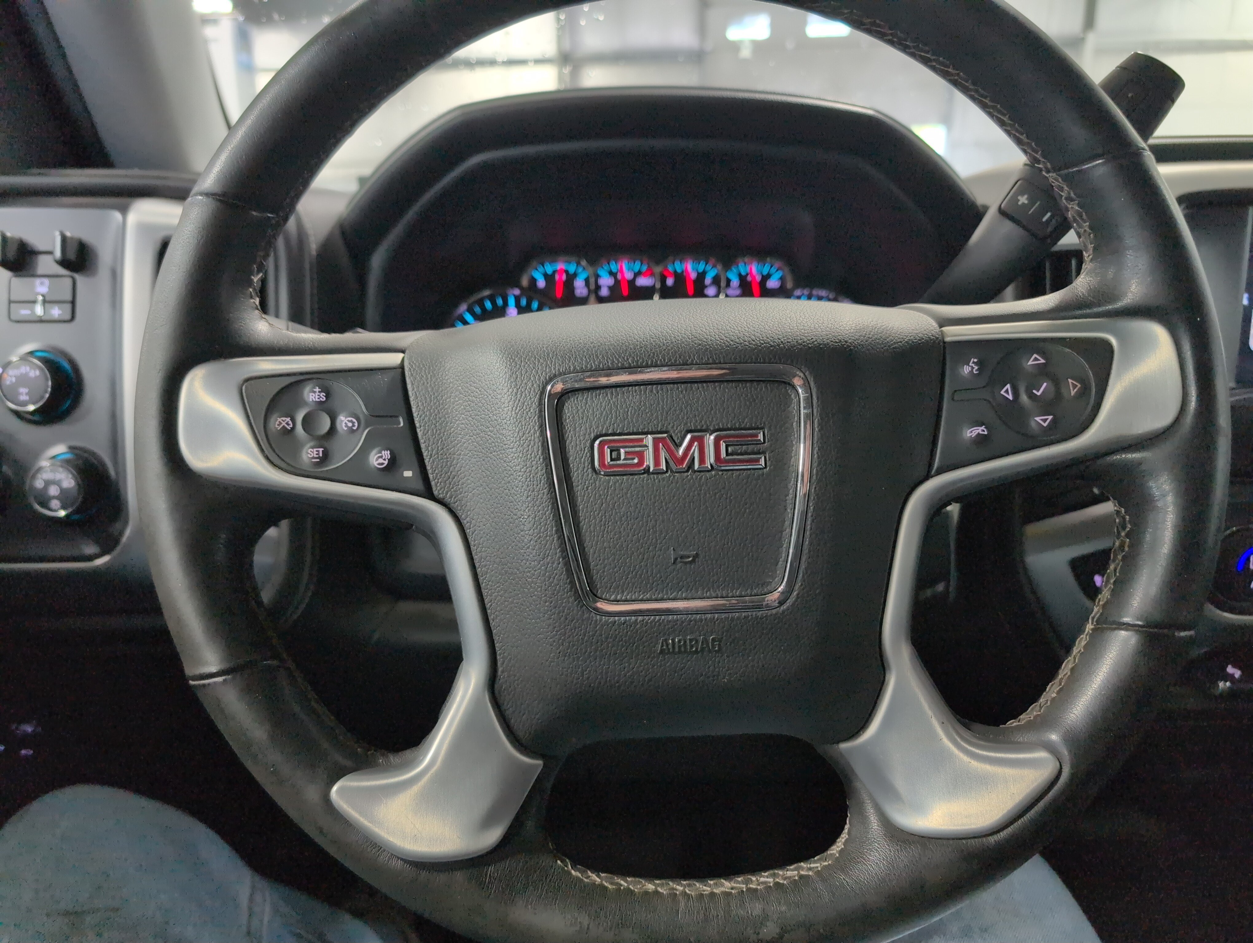 Used 2018 GMC Sierra 1500 SLT w/ SLT Premium Package AWD/4WD image 10