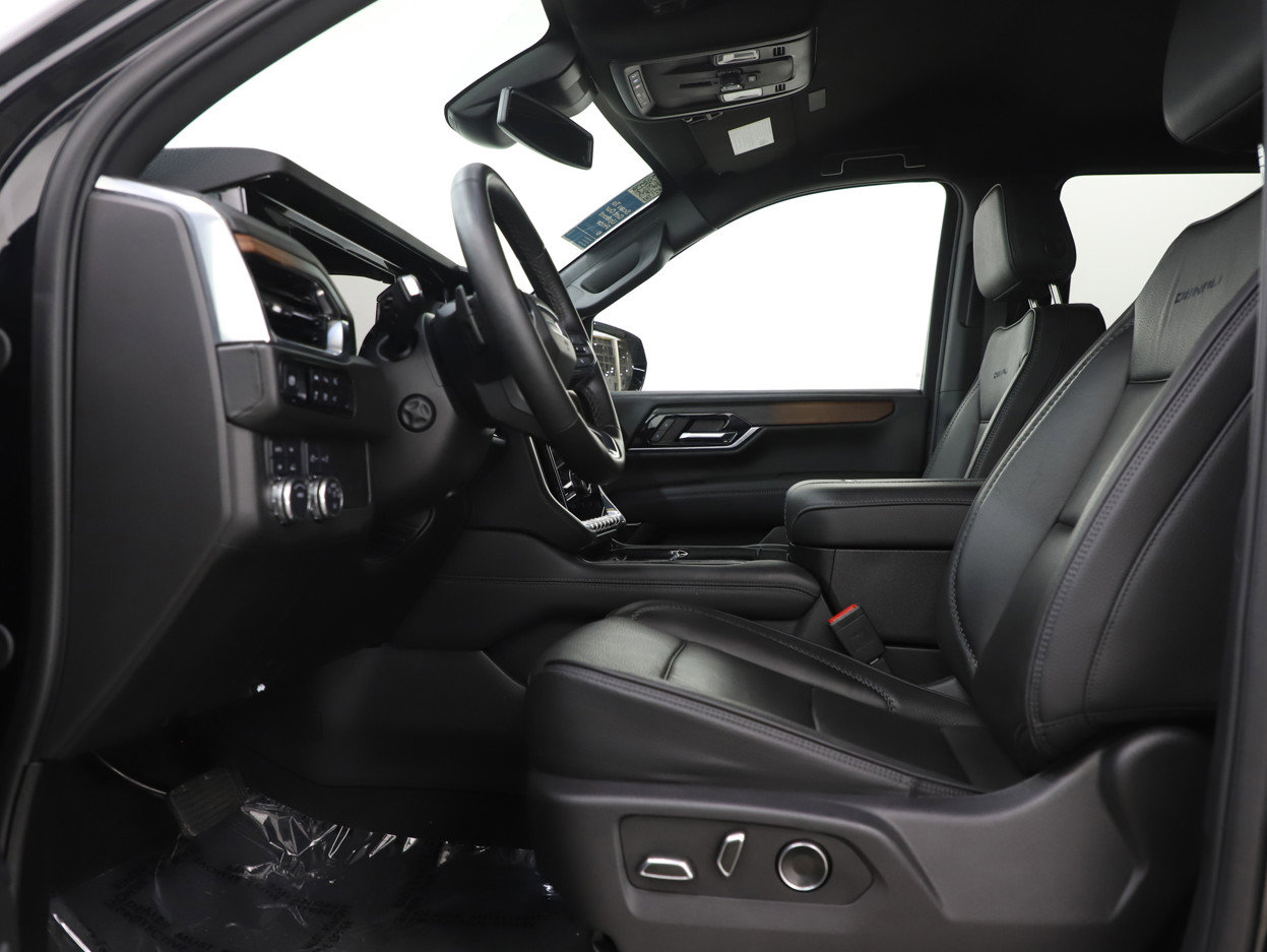 Used 2025 GMC Yukon Denali AWD/4WD image 27