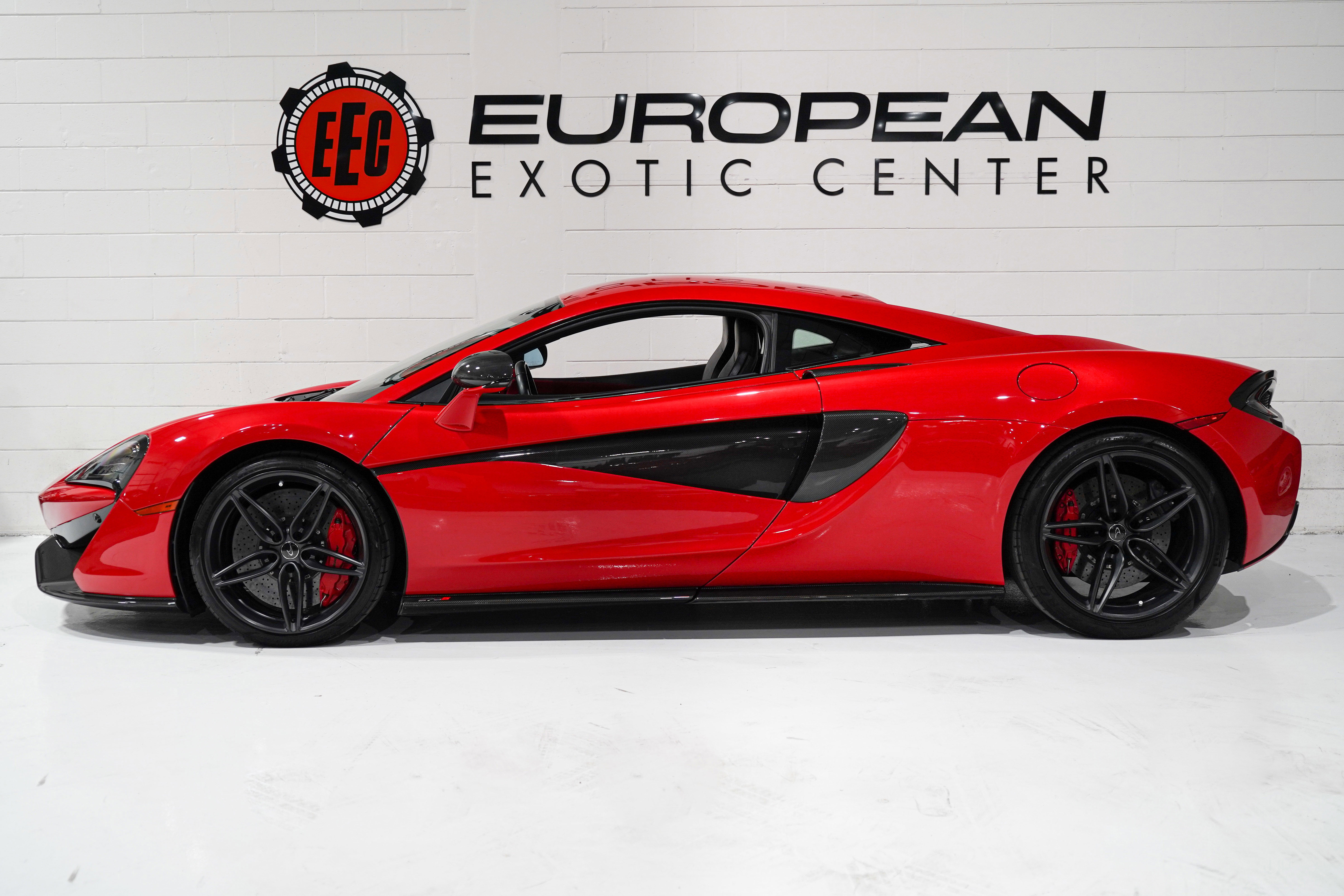 Used 2017 McLaren 570S Coupe RWD image 8