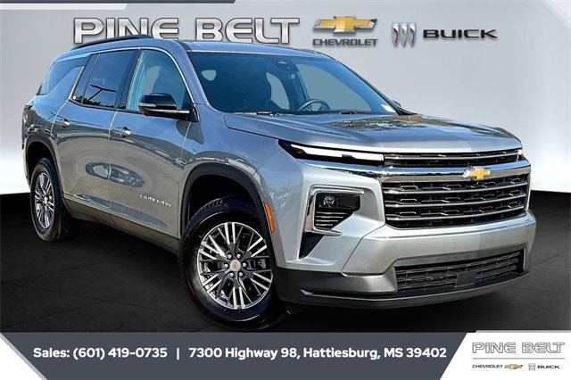 Used 2025 Chevrolet Traverse LT w/ Driver Confidence Package