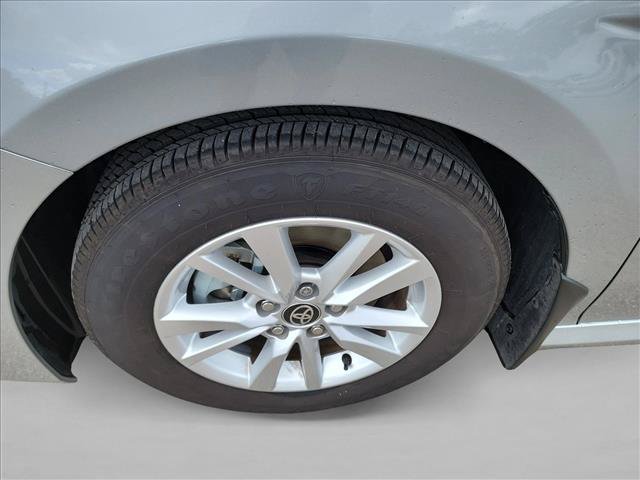 Used 2025 Toyota Camry LE w/ Convenience Package FWD image 9