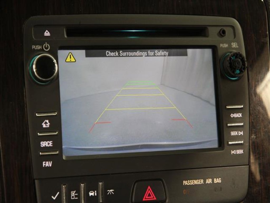 Used 2017 Chevrolet Traverse LT w/ Style and Technology Package image 12