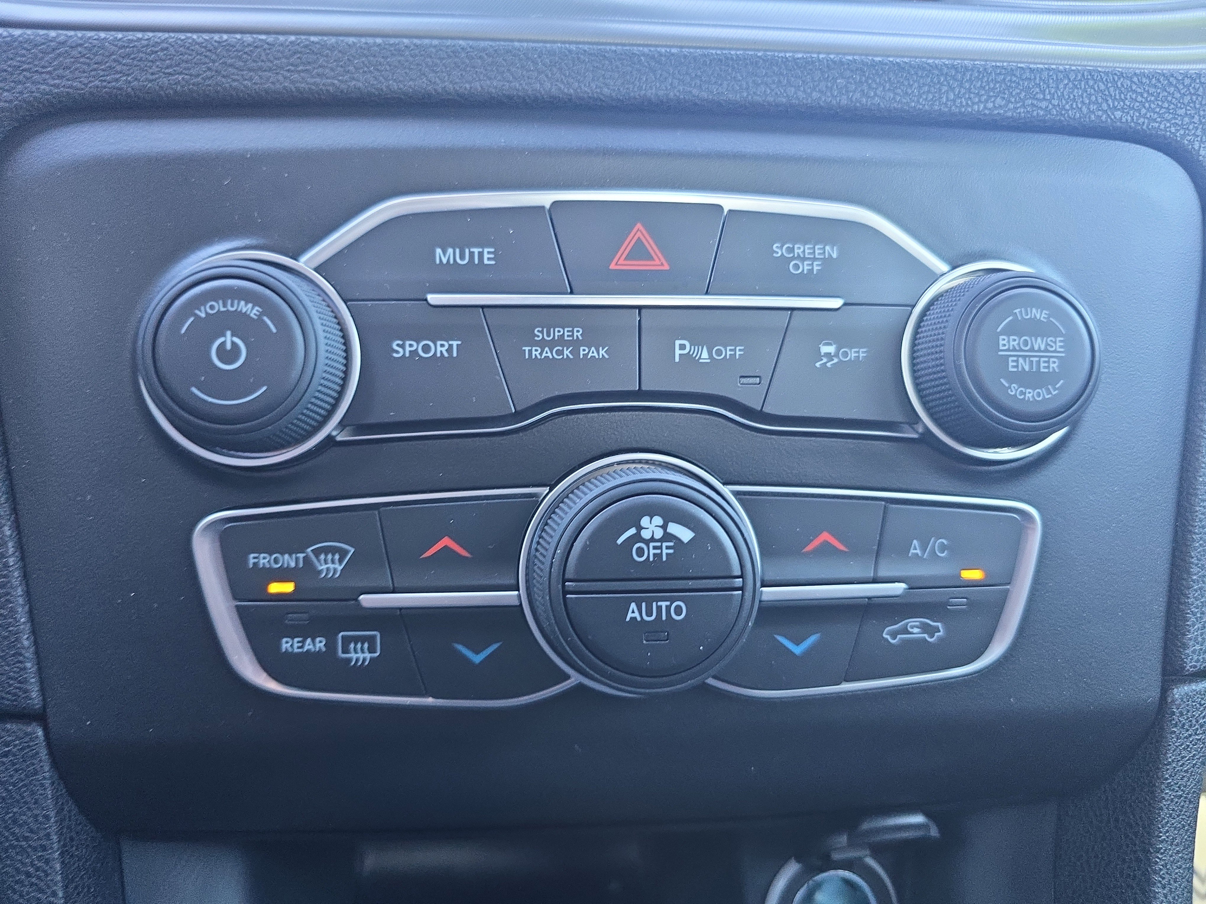 Used 2023 Dodge Charger R/T image 32