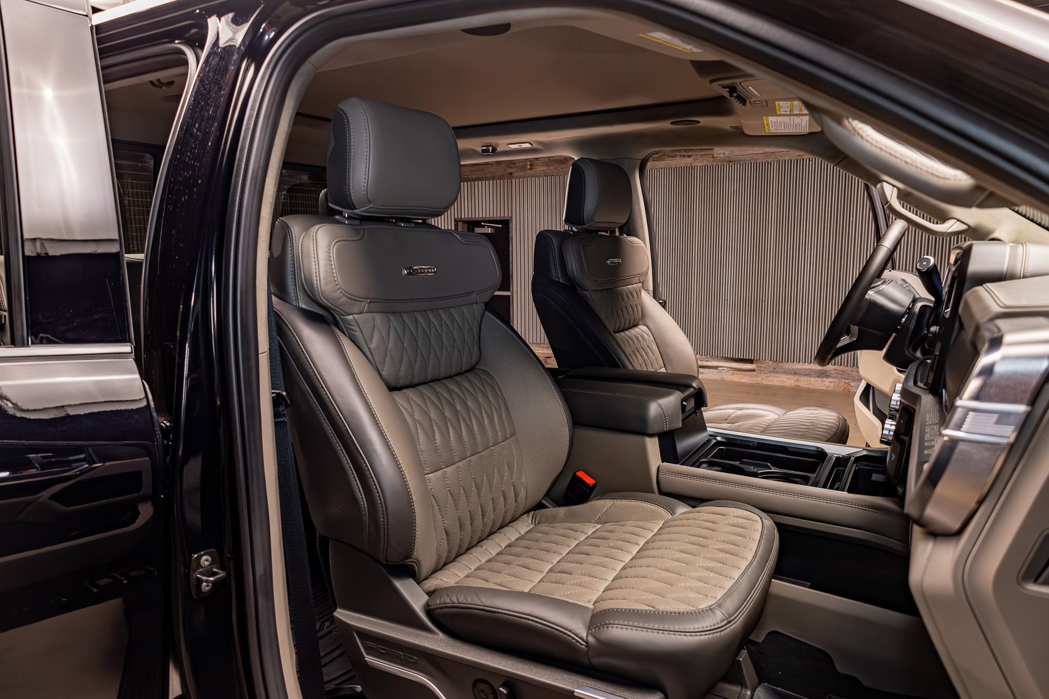 Used 2026 Ford F350 Platinum w/ Platinum Plus Package image 27