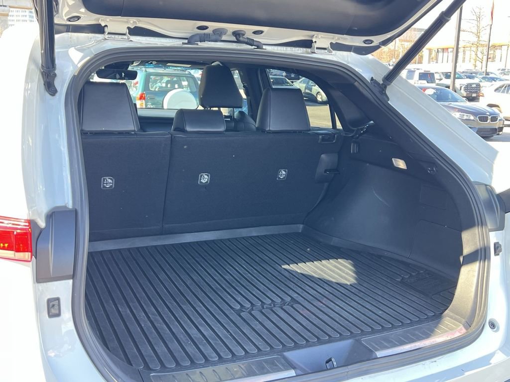Used 2023 Toyota Venza Nightshade image 24