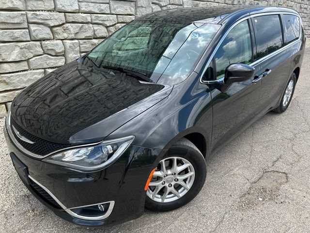 Certified 2020 Chrysler Pacifica Touring FWD image 1