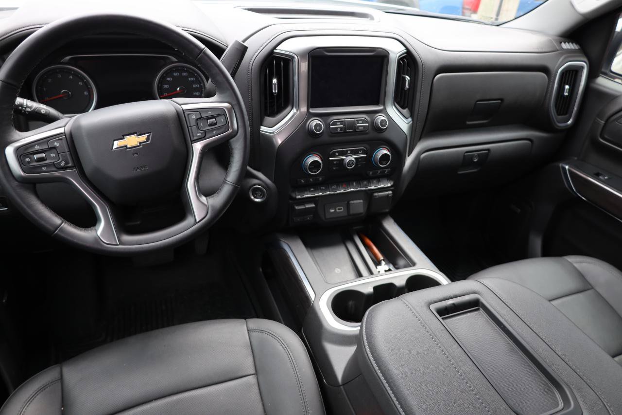 Used 2022 Chevrolet Silverado 1500 LTZ w/ LTZ Premium Package AWD/4WD image 4