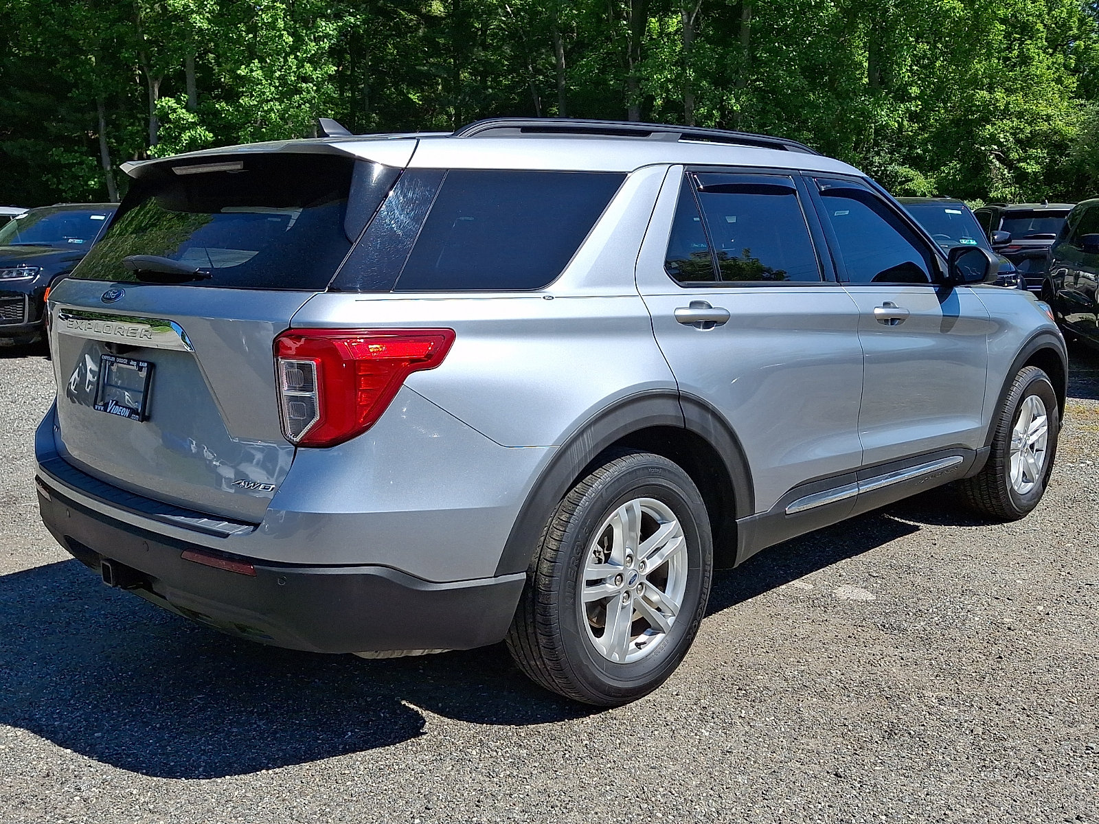 Used 2021 Ford Explorer XLT w/ Class III Trailer Tow Package AWD/4WD image 6