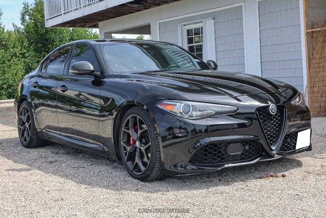 Used 2020 Alfa Romeo Giulia w/ Quick Order Package 22K Sport image 13