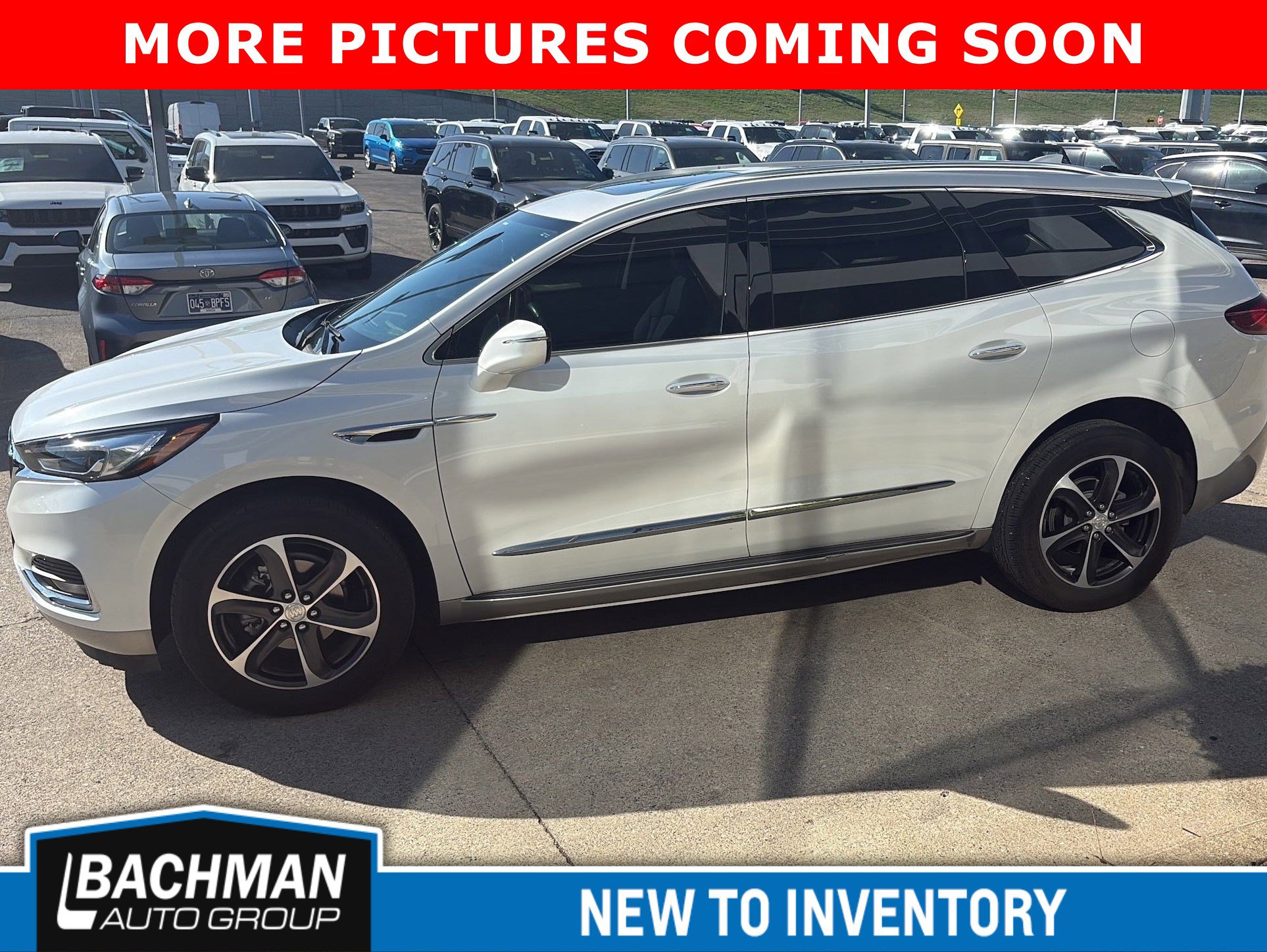 Used 2021 Buick Enclave Essence w/ LPO, Touring Package image 4