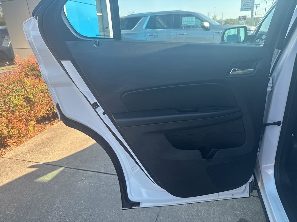 Used 2017 Chevrolet Equinox LS image 9