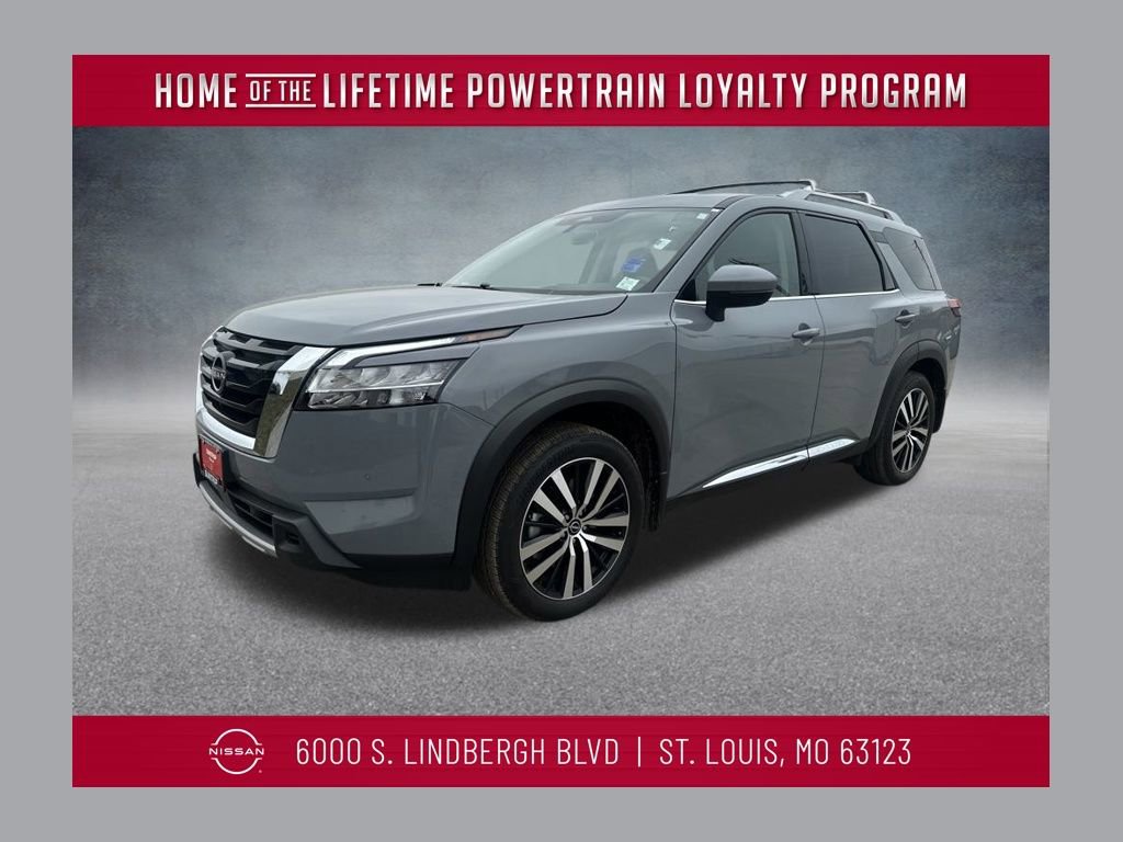 Used 2024 Nissan Pathfinder Platinum w/ Cargo Package