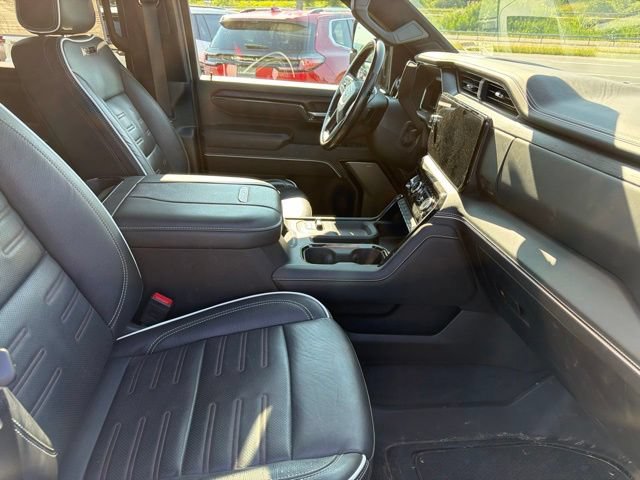 Used 2025 GMC Sierra 2500 AT4X AWD/4WD image 13