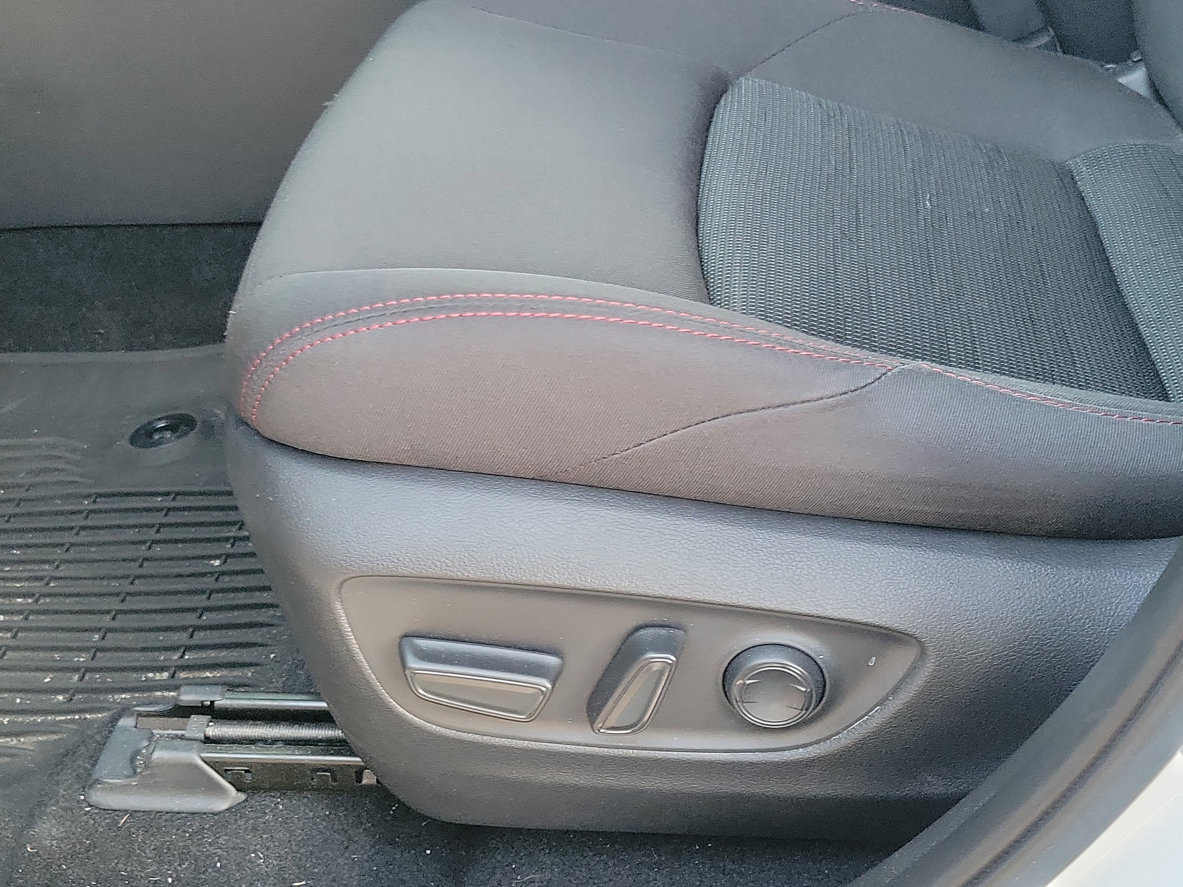 Used 2023 Toyota RAV4 SE w/ Weather & Moonroof Package AWD/4WD image 16