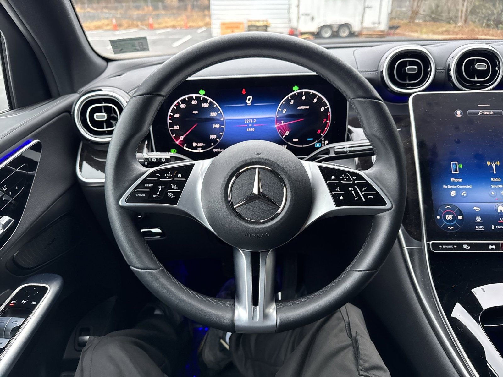 Used 2024 Mercedes-Benz GLC 300 4MATIC image 18