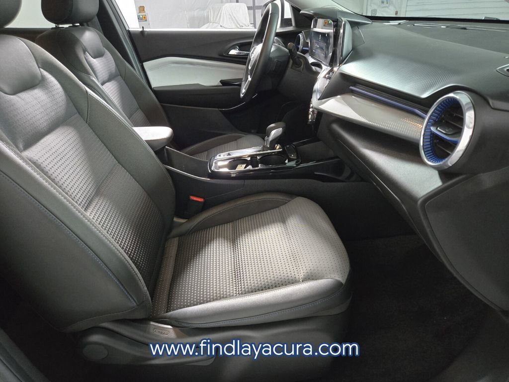 Used 2024 Chevrolet Trax LT w/ Driver Confidence Package FWD image 17