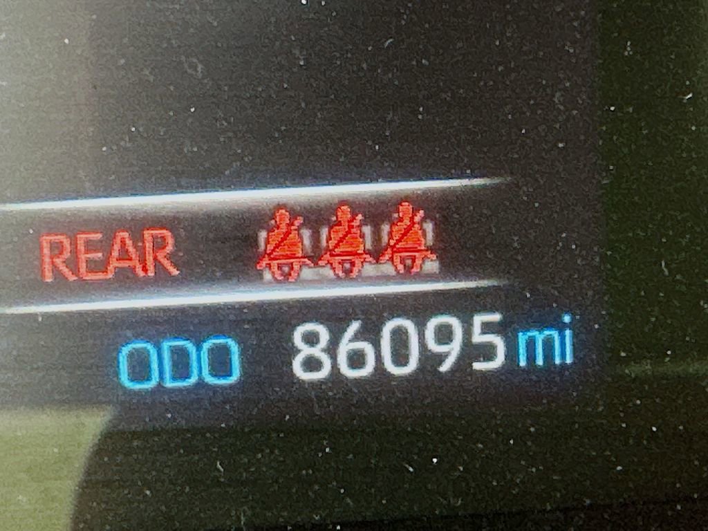 Used 2021 Toyota RAV4 LE image 31