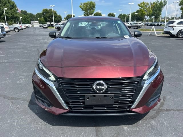 Used 2025 Nissan Altima 2.5 SV FWD image 2