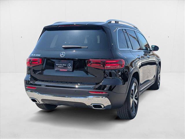 New 2025 Mercedes-Benz GLB 250 image 2