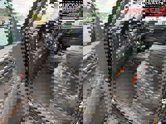 Used 2023 GMC Sierra 1500 AT4 w/ AT4 Premium Package image 6