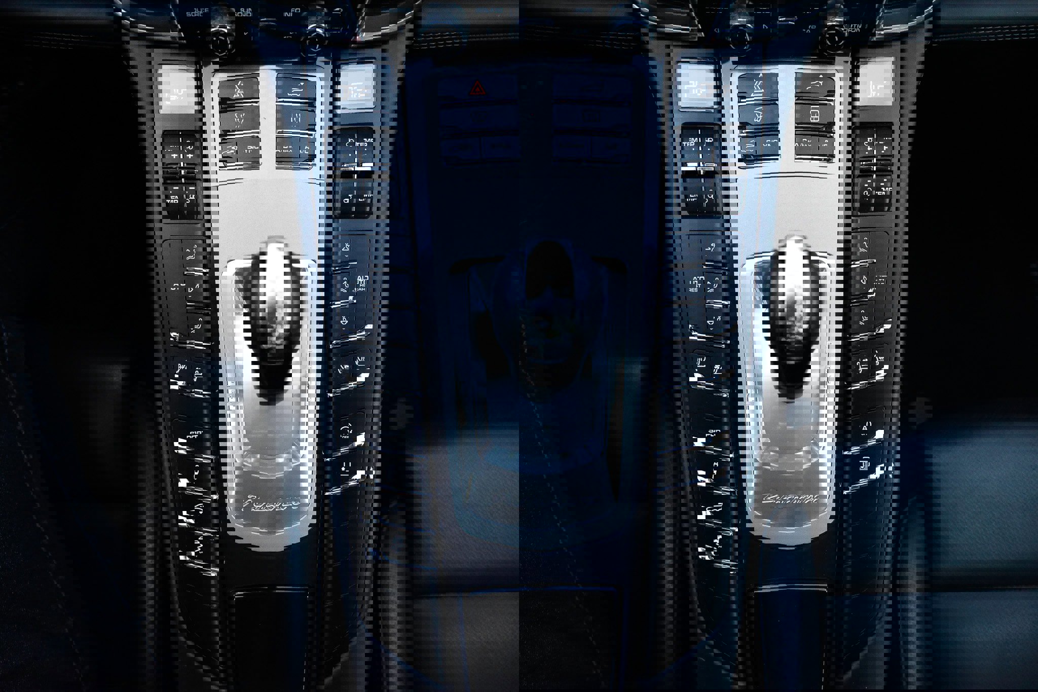 Used 2016 Porsche Panamera S image 40