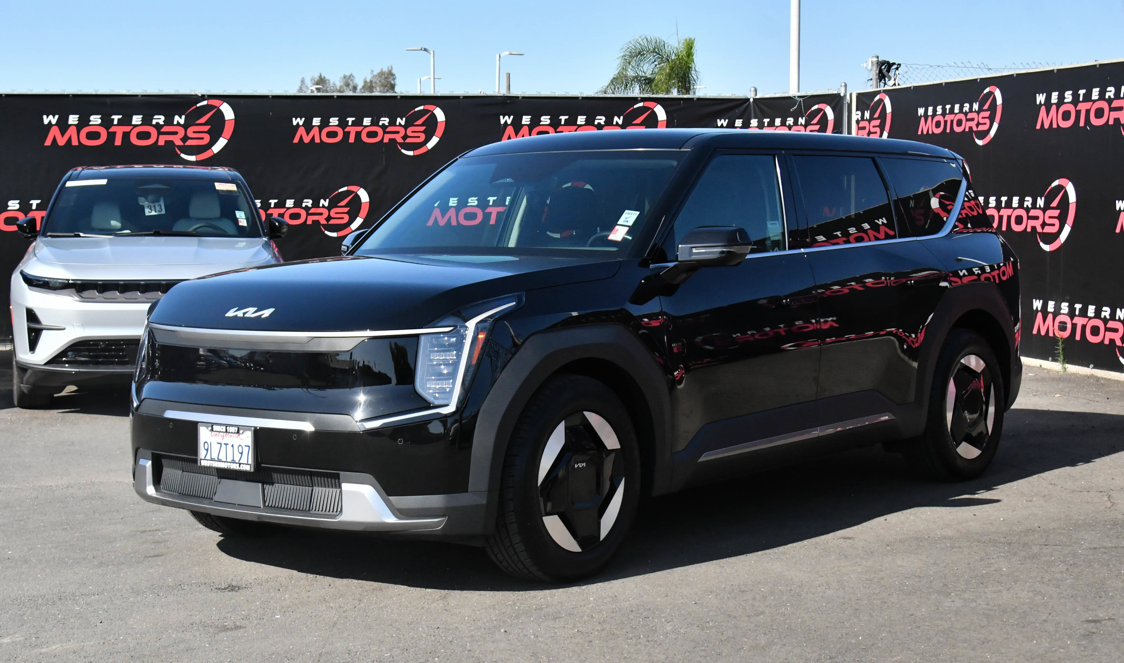 Used 2024 Kia EV9 Light Long Range RWD image 3