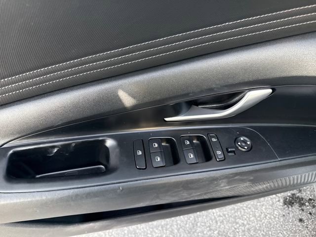 Used 2021 Hyundai Elantra SEL w/ Convenience + Premium Package image 9