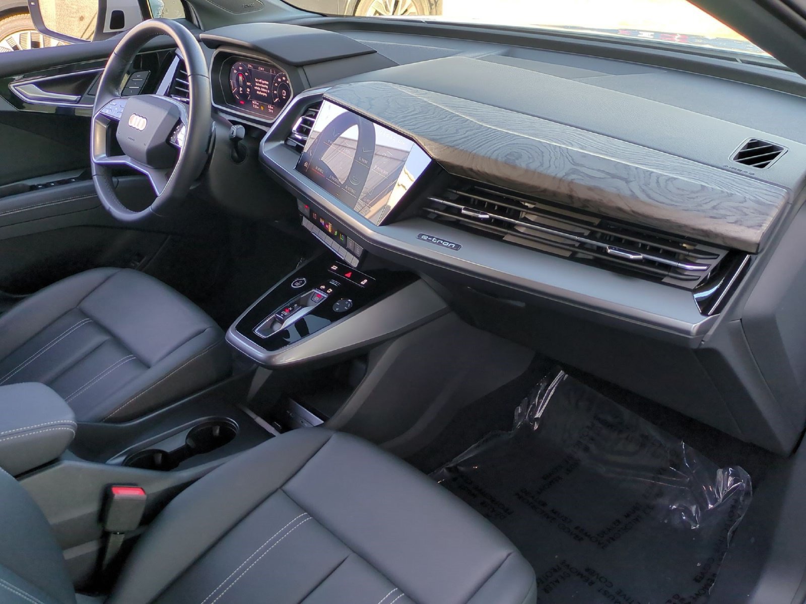 Used 2023 Audi Q4 e-tron Premium Plus RWD image 21