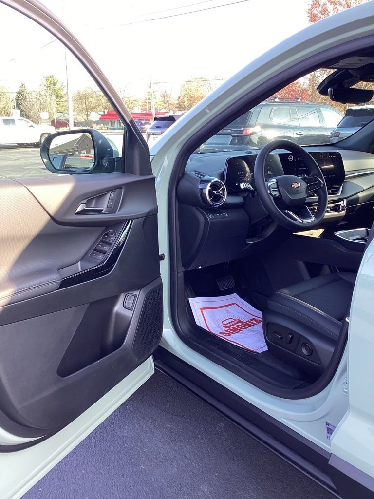 New 2026 Chevrolet Equinox LT w/ Convenience Package II image 14