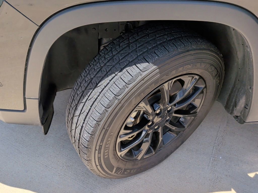 Used 2023 Jeep Cherokee Altitude Lux AWD/4WD image 47
