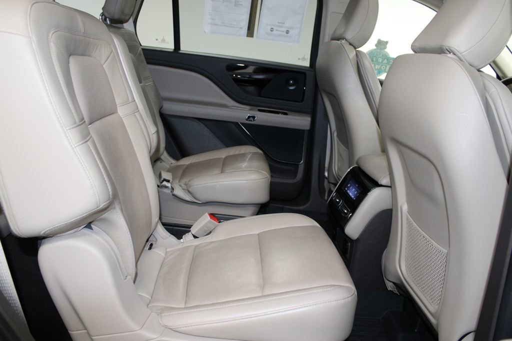 Used 2022 Lincoln Aviator Reserve w/ Elements Package Plus image 35
