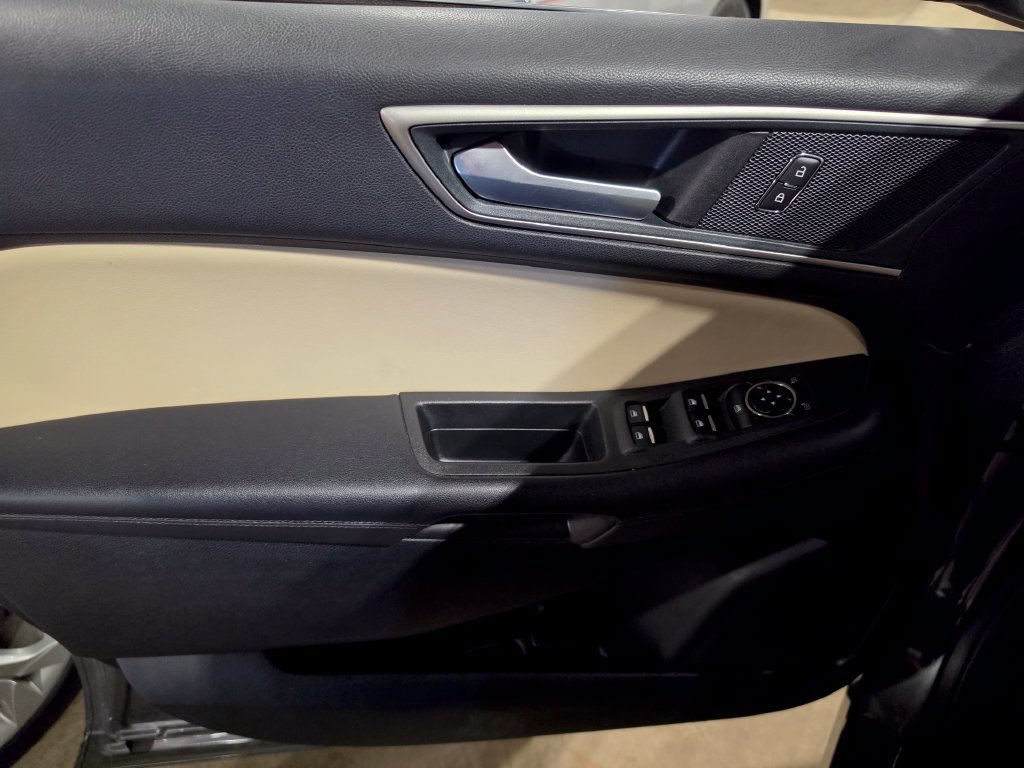 Used 2024 Ford Edge SEL AWD/4WD image 5