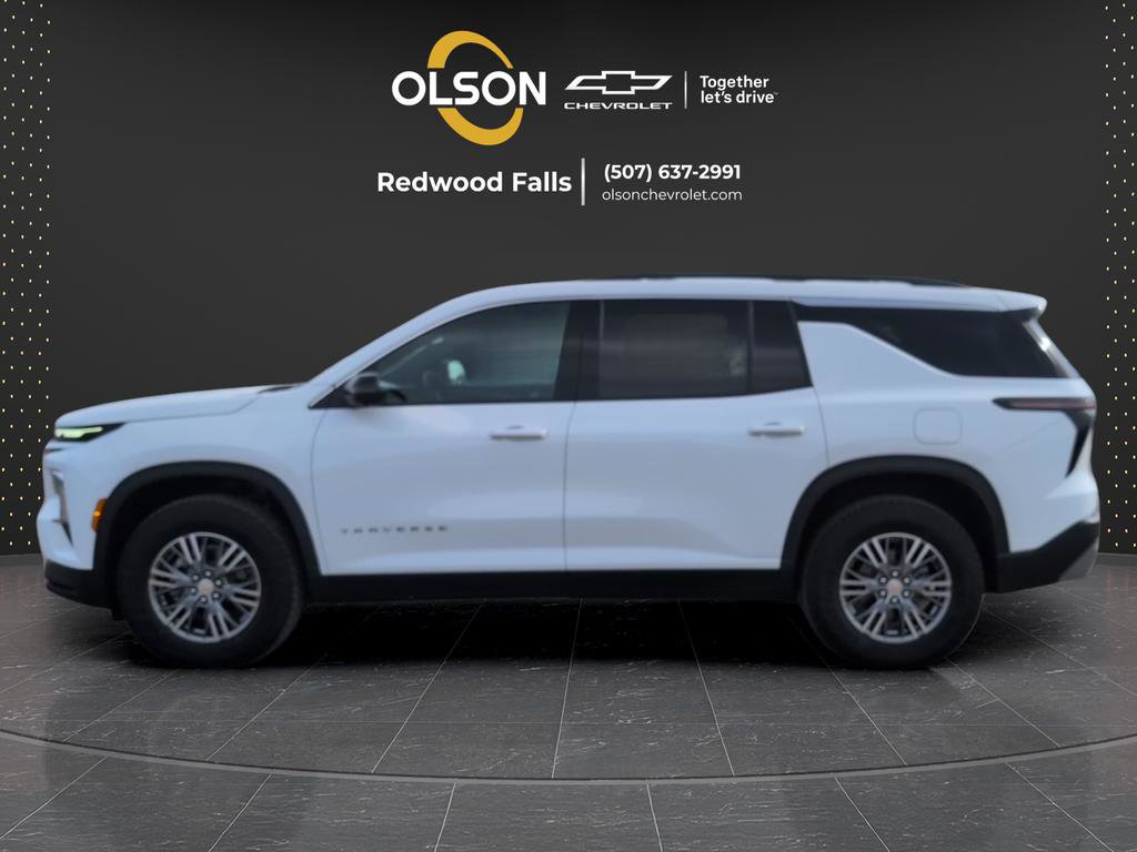 Used 2025 Chevrolet Traverse LT w/ Driver Confidence Package AWD/4WD image 4