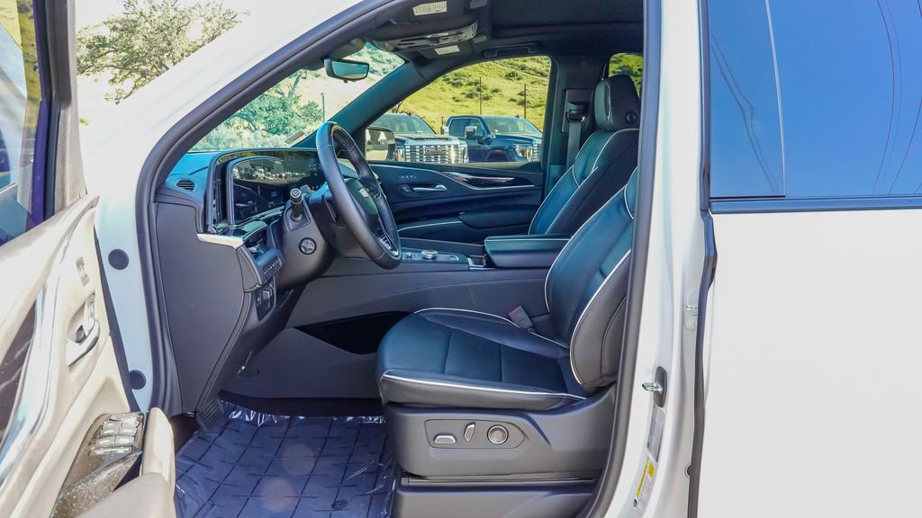 Certified 2024 Cadillac Escalade Sport w/ LPO, ONYX Package image 14